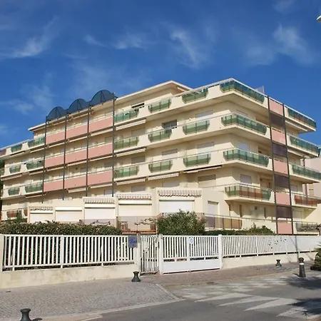 Le Lavandou, 4 Couchages, Vue Mer, Les Pieds Dans L'eau. - Fr-1-803-60 Appartement Le Lavandou